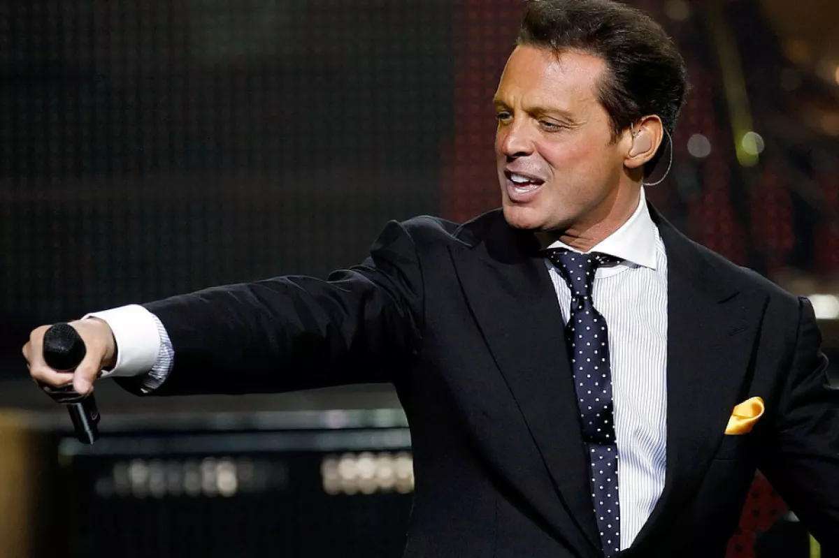 luis miguel salió del hospital .png