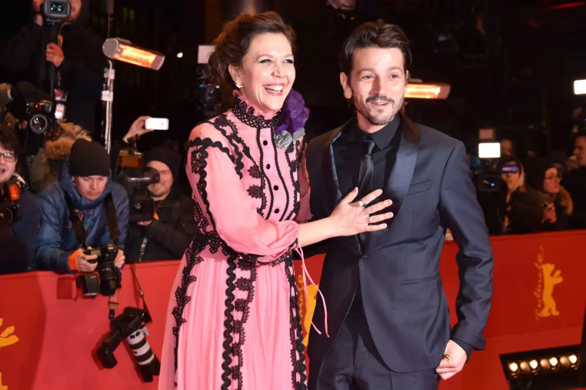 Diego Luna y Maggie Gyllenhaal 