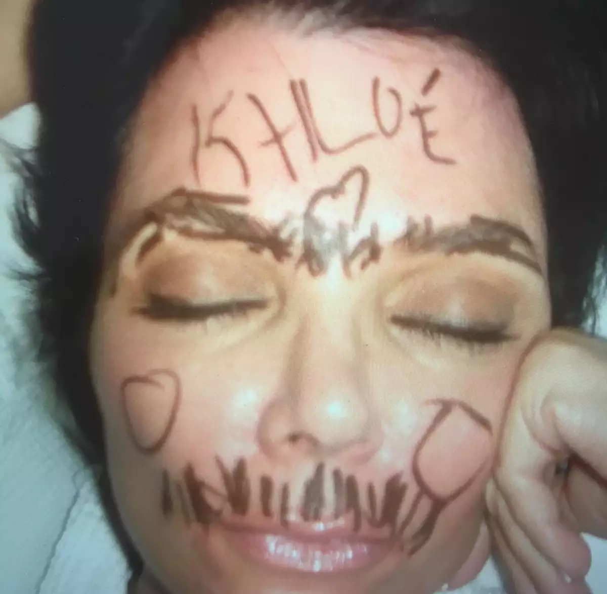 Khloé ha tomado con sentido del humor el cumpleaños de su mamá.
