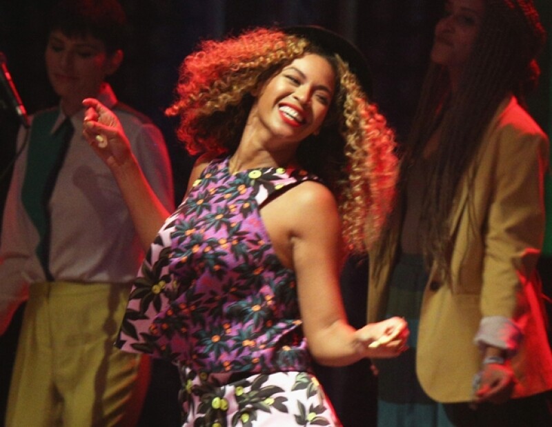 Beyoncé se encuentra en medio de su gira "The Mrs. Carter Show".