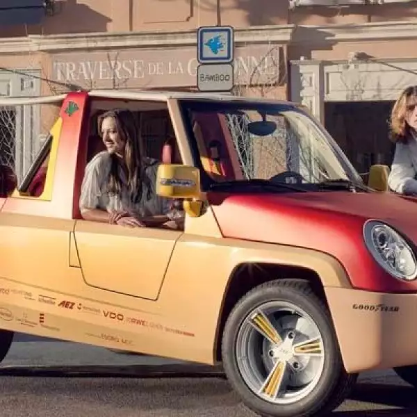 ¿Un coche fabricado con bambú? Esa es la apuesta de la firma francesa Rinspeed, que presenta este prototipo de vehículo fabricado al 100% con este material.