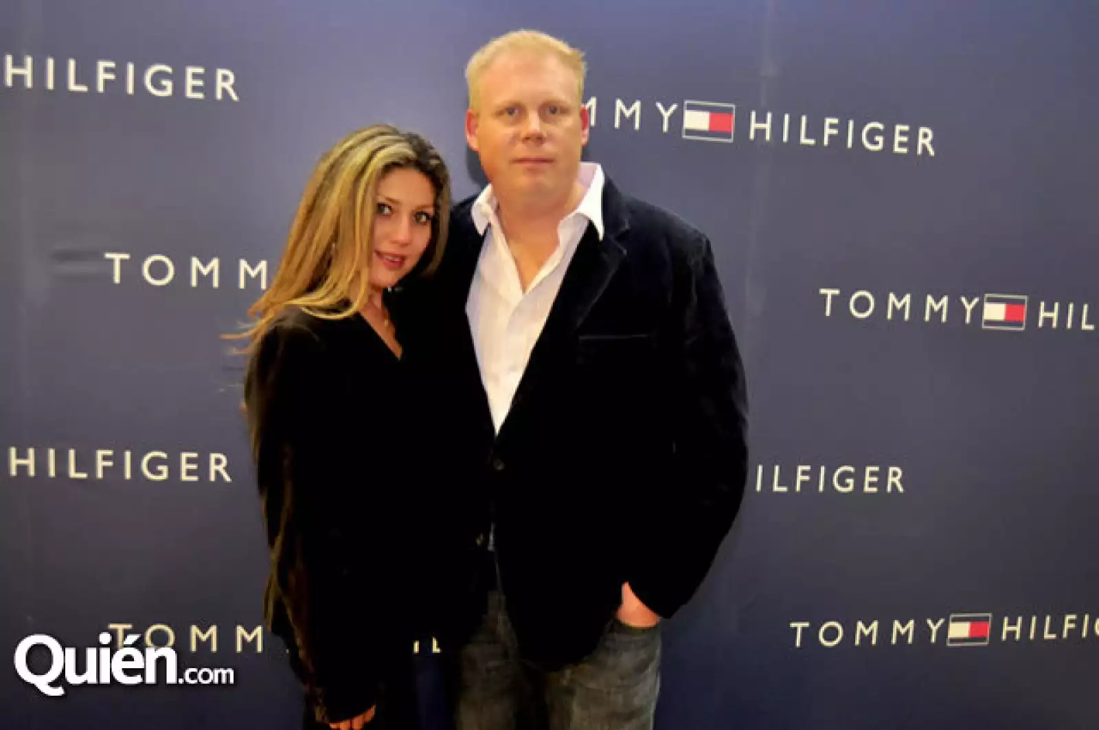 Bety Muñóz y Joshua Thomson