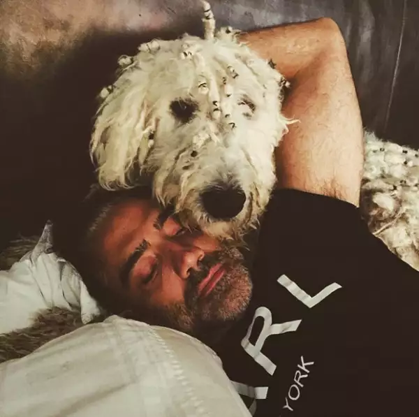 En repetidas ocasiones, Alejandro había mostrado lo bien que se lleva con su perro Kush.