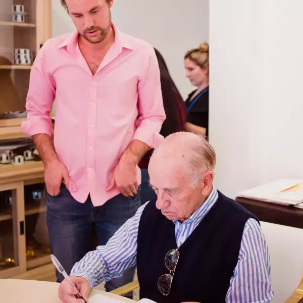 Pedro Friedeberg para una exclusiva firma de libros