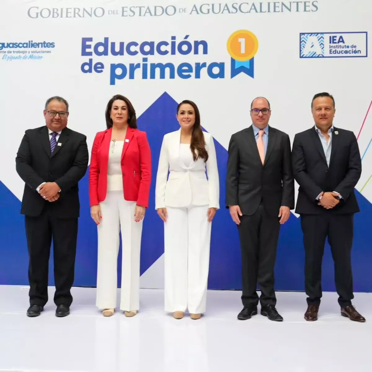 EDUCACIÓN DE PRIMERA 5.jpg