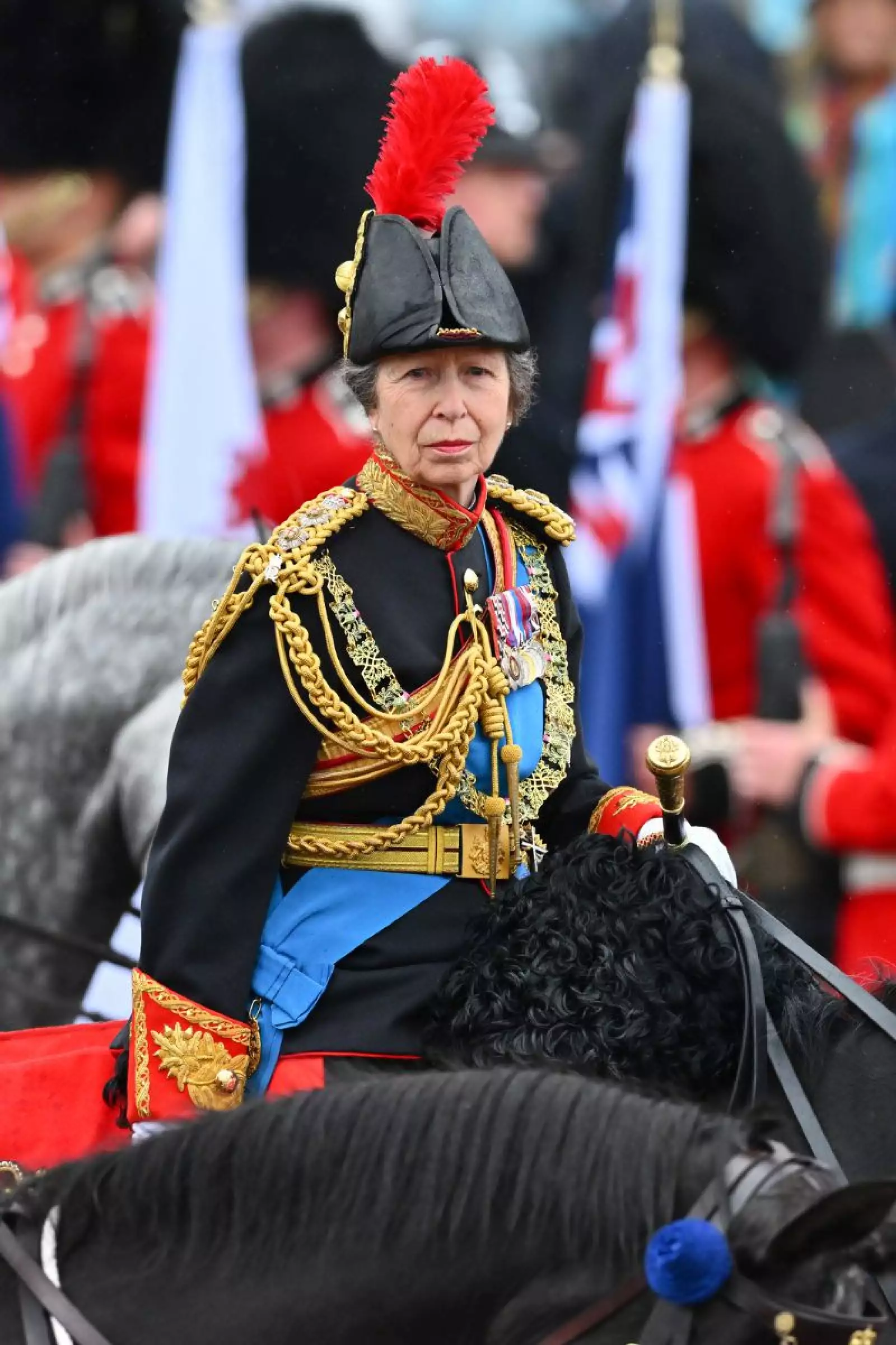 Miembros de la Familia Real Británica en la coronación del rey Carlos III