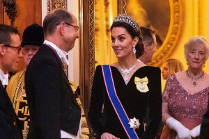 Desde su boda, la duquesa ha confiado sus looks a Alexander McQueen.