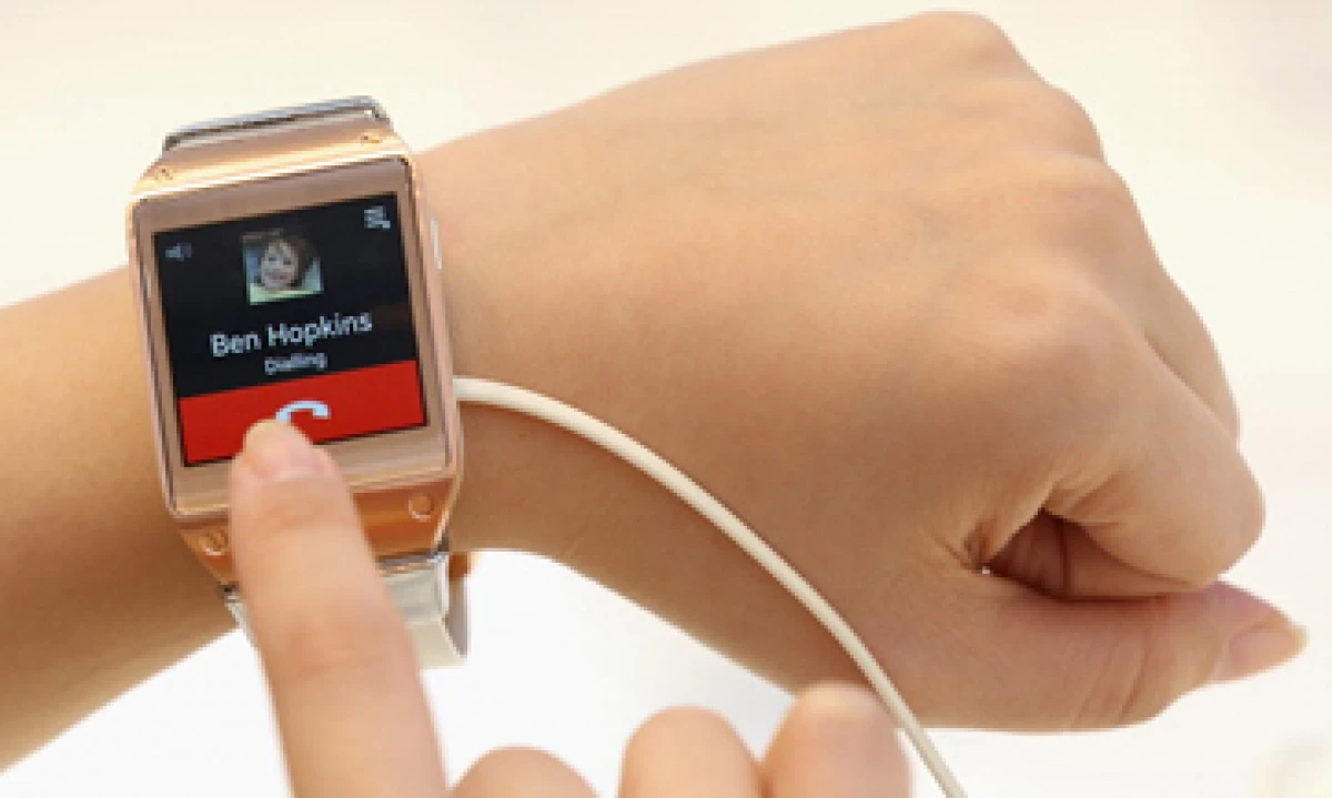 El reloj tiene una cámara montada en la pulsera, capaz de tomar fotos de 1.9 megapíxeles y grabar video a 720p. (Foto: Getty Images)