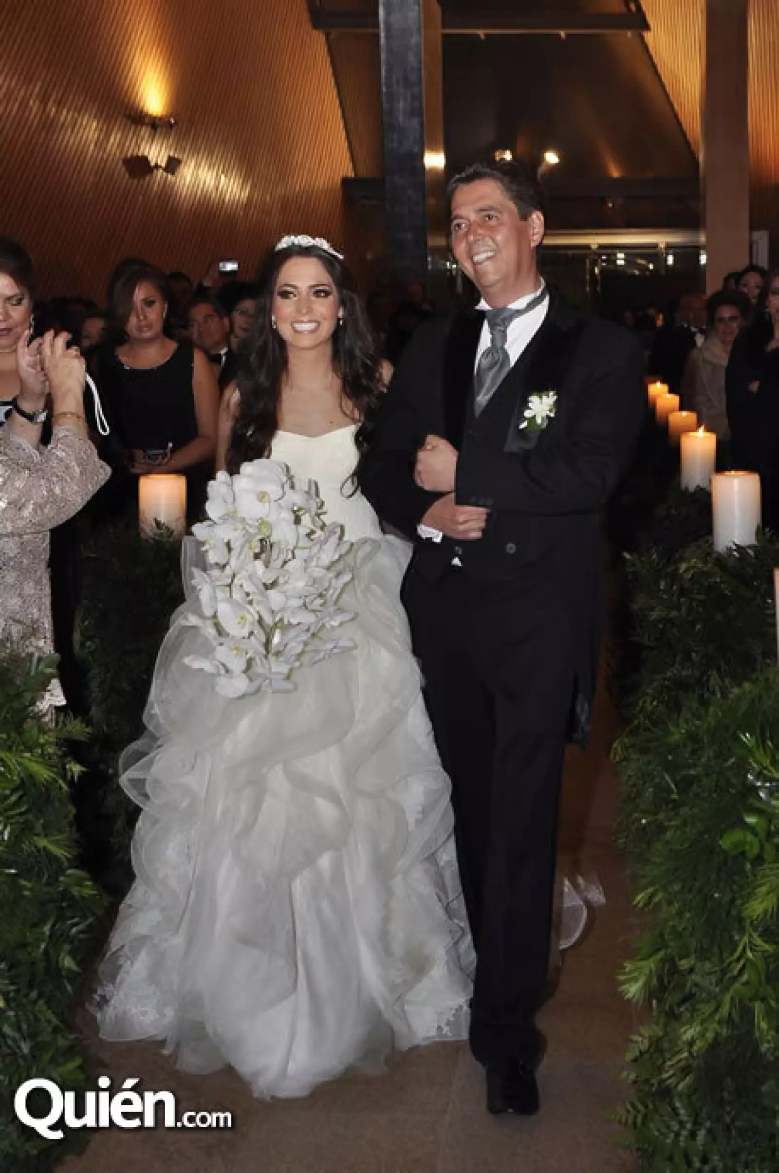 La novia Maria Fernanda Villalobos y su padre Enrique Villalobos Gómez