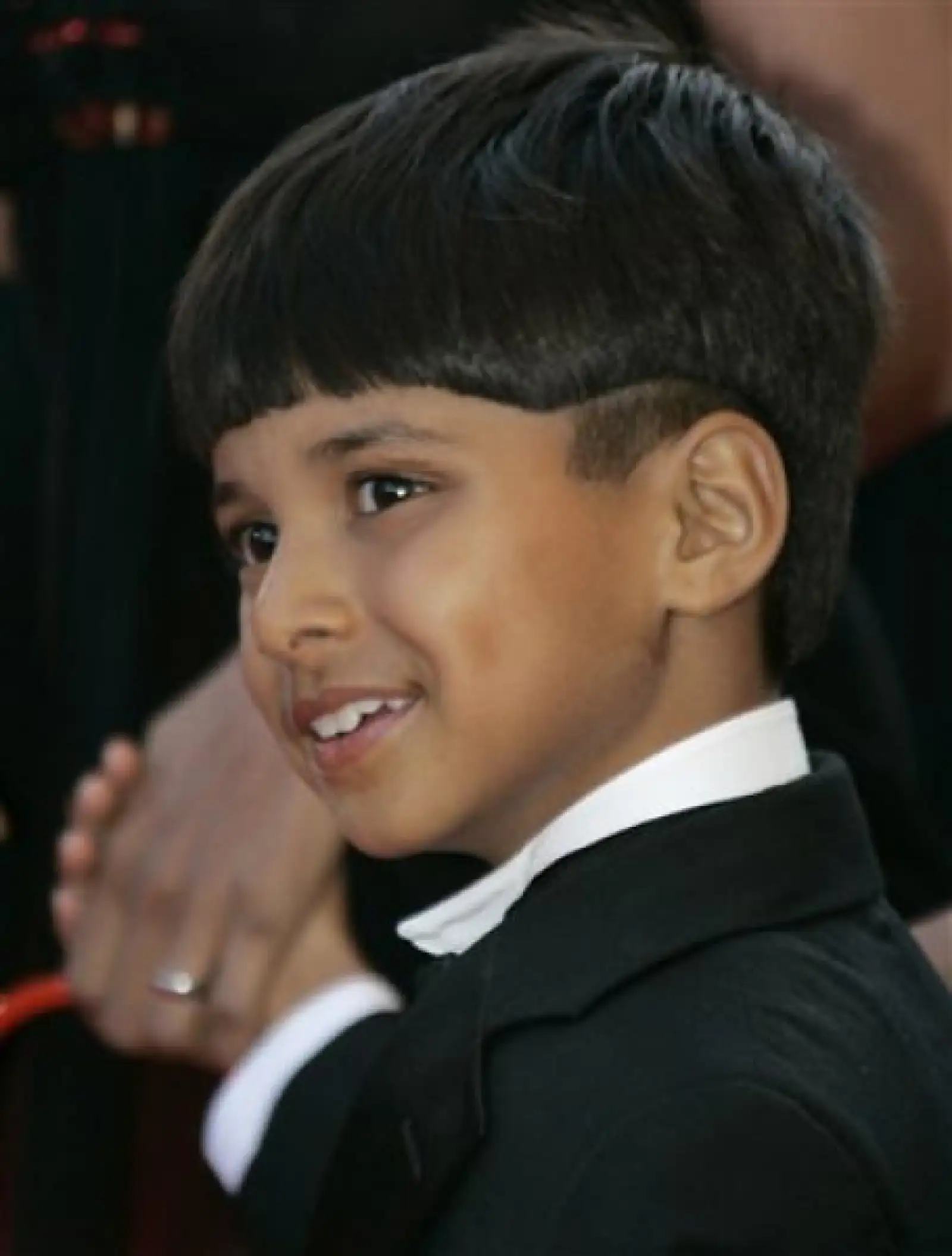 El pequeño Ayush Manesh también asistió al Festival de Cine, en donde se le vio feliz por desfilar.