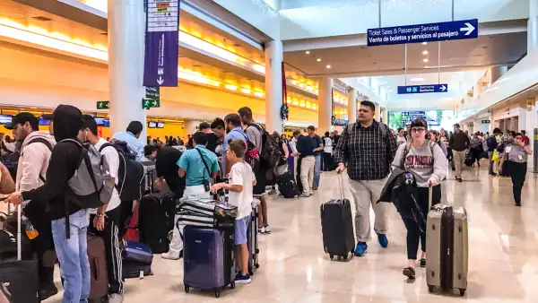 Pese al Mundial, grupos aeroportuarios registraron bajas en pasajeros 