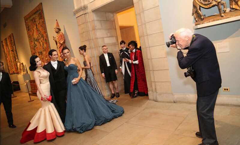 Aquí Zac Posen, y Dita Von Teese, en la gala del MET 2014.