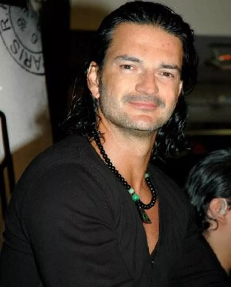 El cantautor guatemalteco continúa su gira “Quinto piso” y luego de realizar una serie de presentaciones en México, viajará a varias ciudades españolas como Barcelona, Madrid y Valladolid.