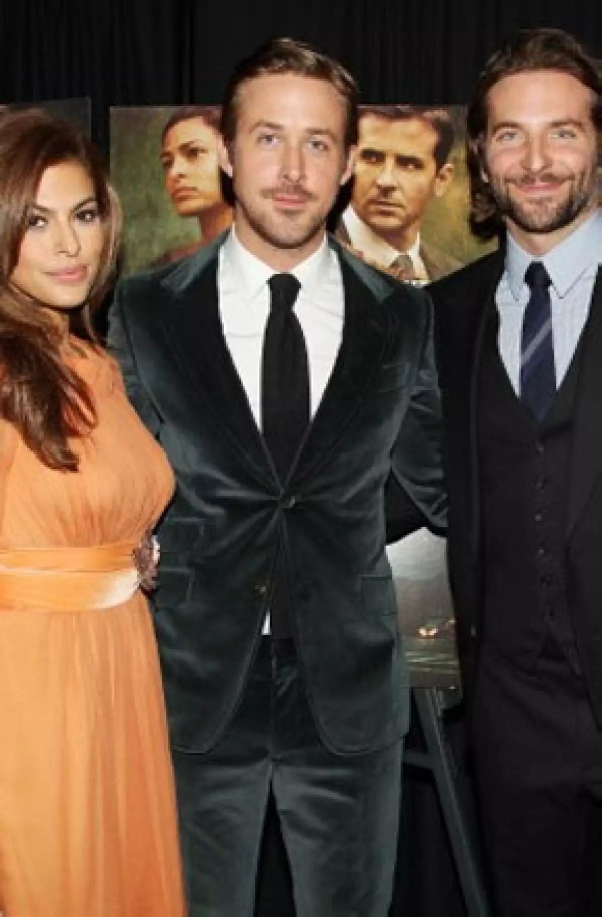 Como última aparición antes de retirarse por un tiempo de la actuación, ayer por la noche el guapo actor y su novia asistieron al estreno de `The place beyond the pines´.