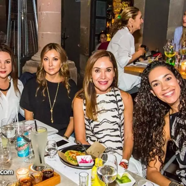 Lupita Martínez,Vanessa Martínez,Cecilia Garza y Sonia de Cristo