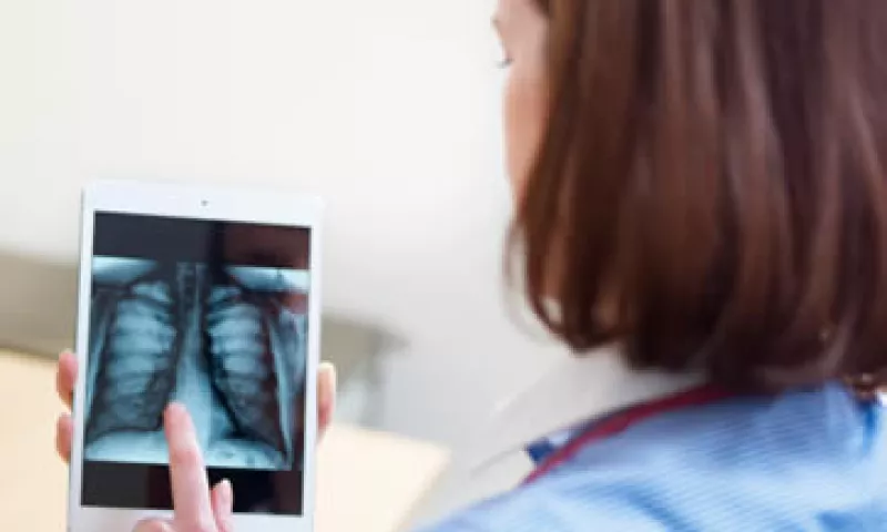 El “frasco de píldoras inteligente” de AdhereTech está diseñado para que nunca olvides tomar tu medicamento. (Foto: Getty Images)