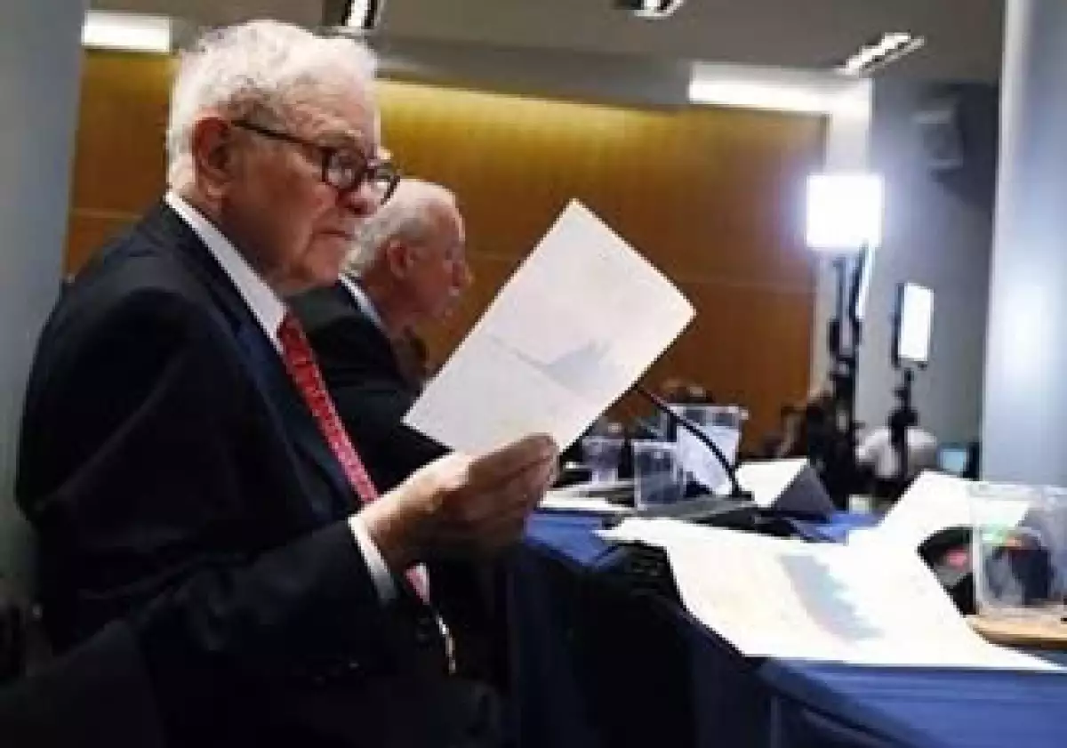 El ganador de la subasta podrá llevar hasta 7 amigos a convivir con el magnate. (Foto: Reuters)