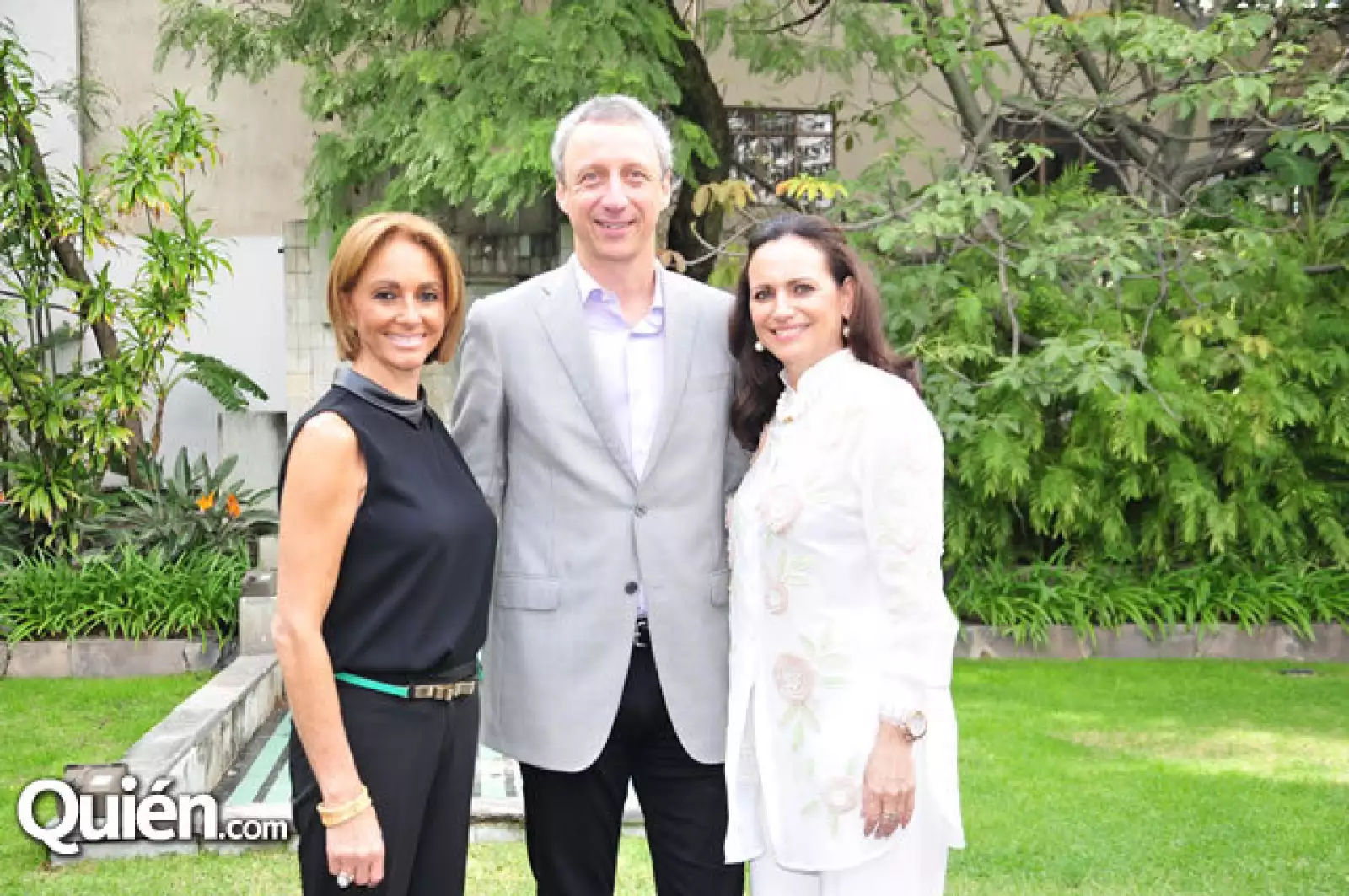 Ceci Elías, Ronaldo Stern y Josefina Barragán