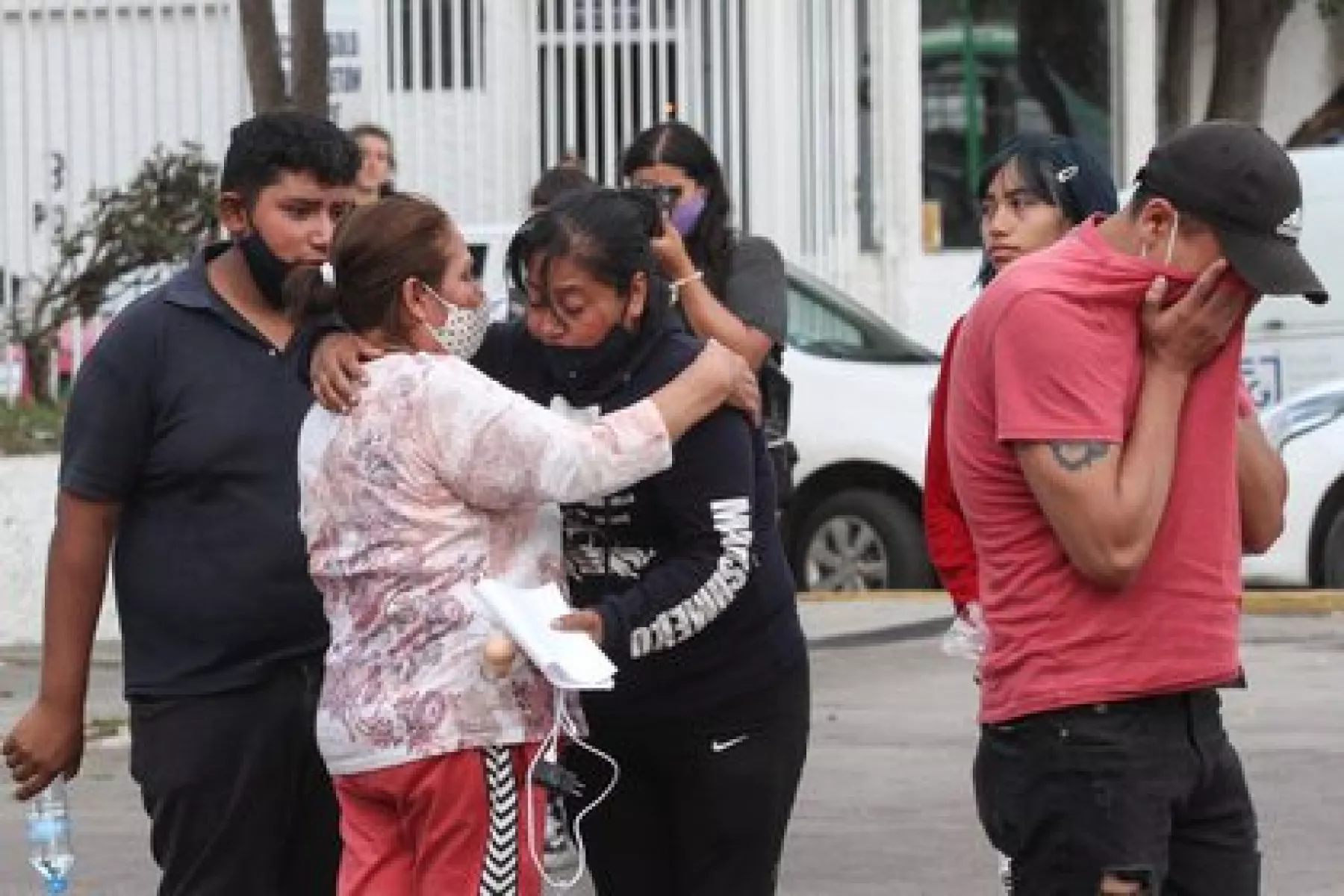 Familiares de víctimas de la Línea 12 