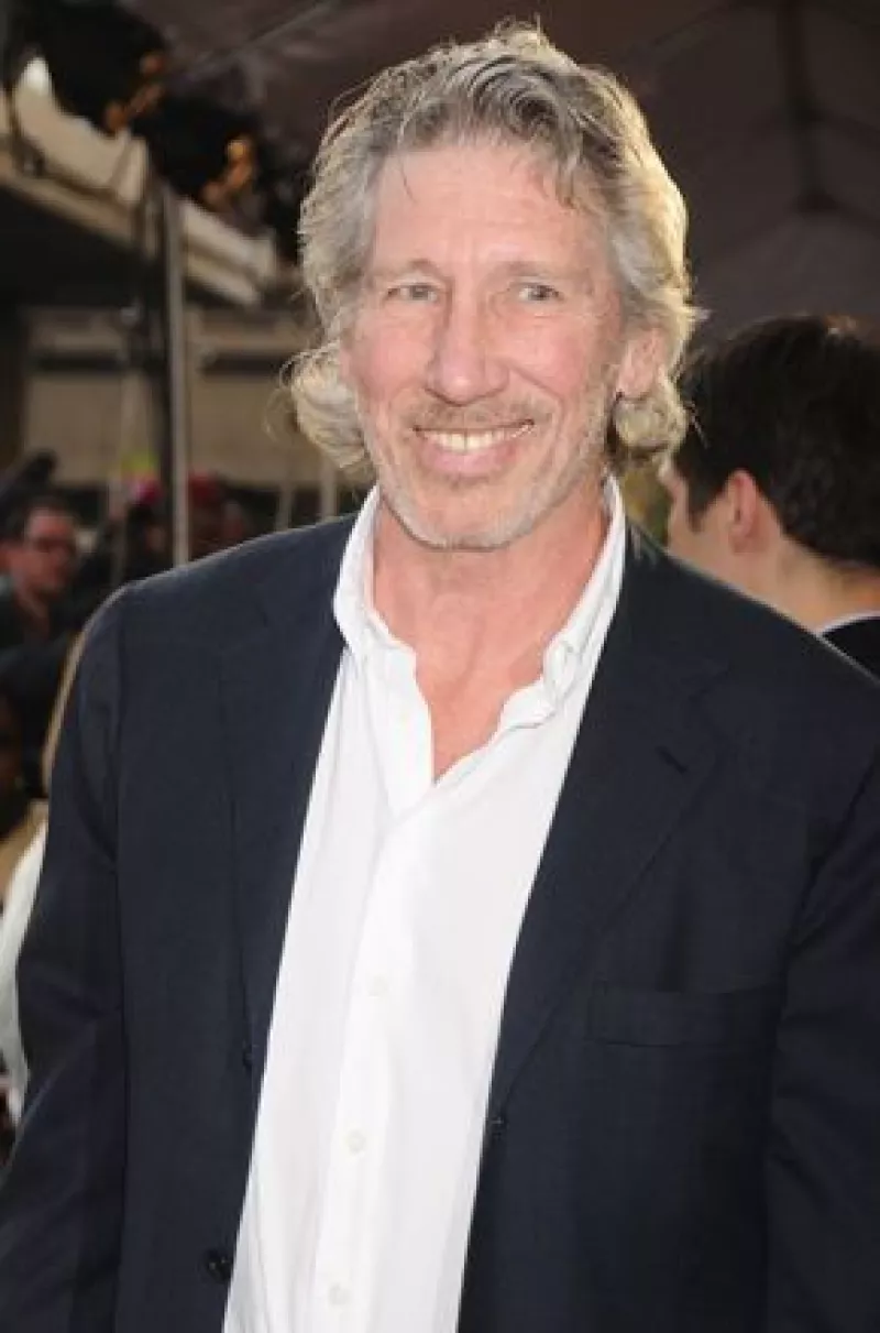 Waters criticó con dureza la barrera de Cisjordania, que Israel dice construyó para defenderse de milicianos palestinos.