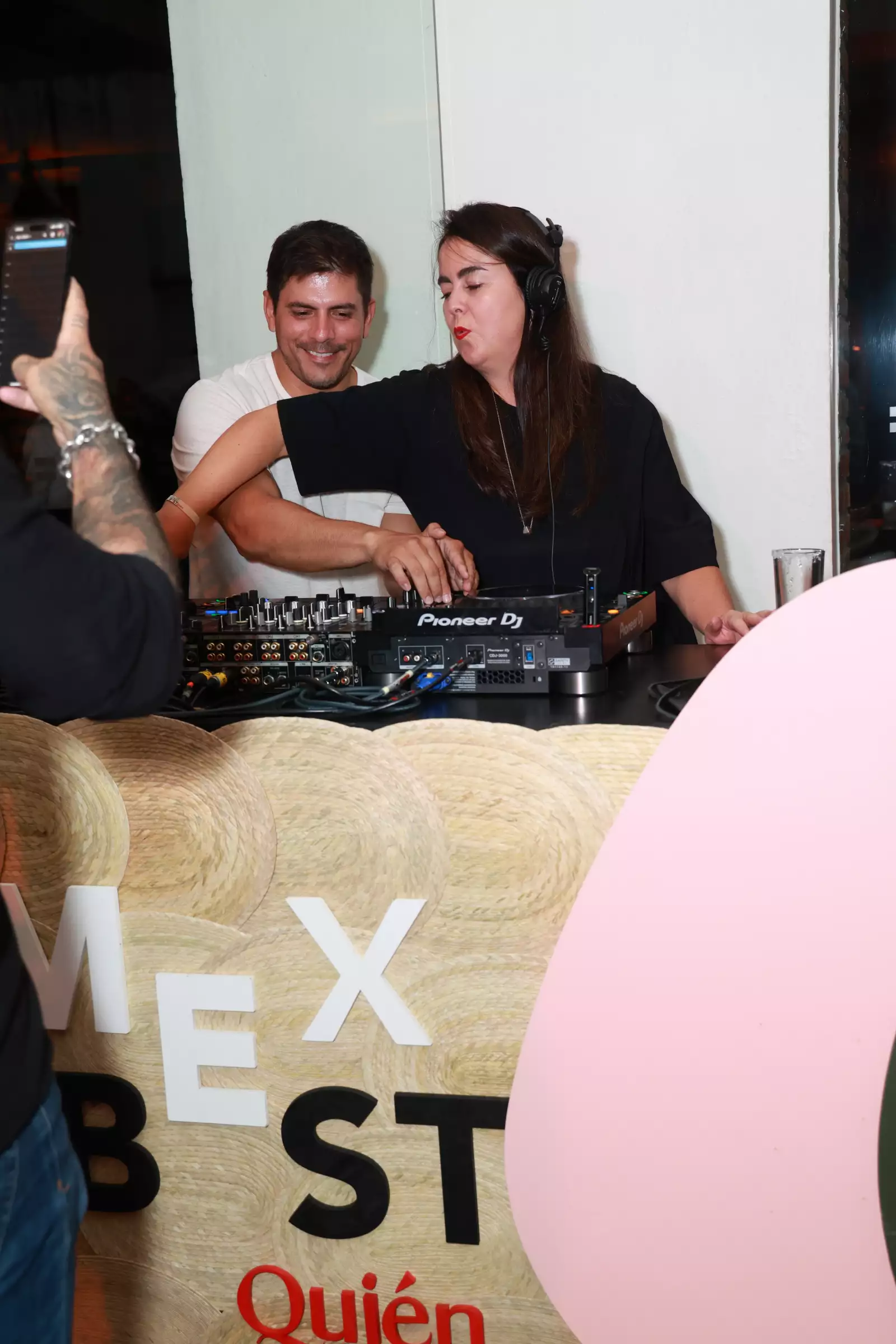 Yvan Mucharráz y Liliana Pérez