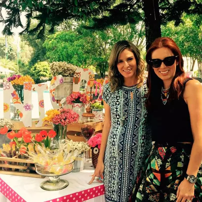 A unas semanas de dar a luz a su tercer bebé, la hermana de Jacky luce radiante, por lo que la conductora no pudo evitar mostrar lo feliz que la hace convertirse en tía nuevamente.
