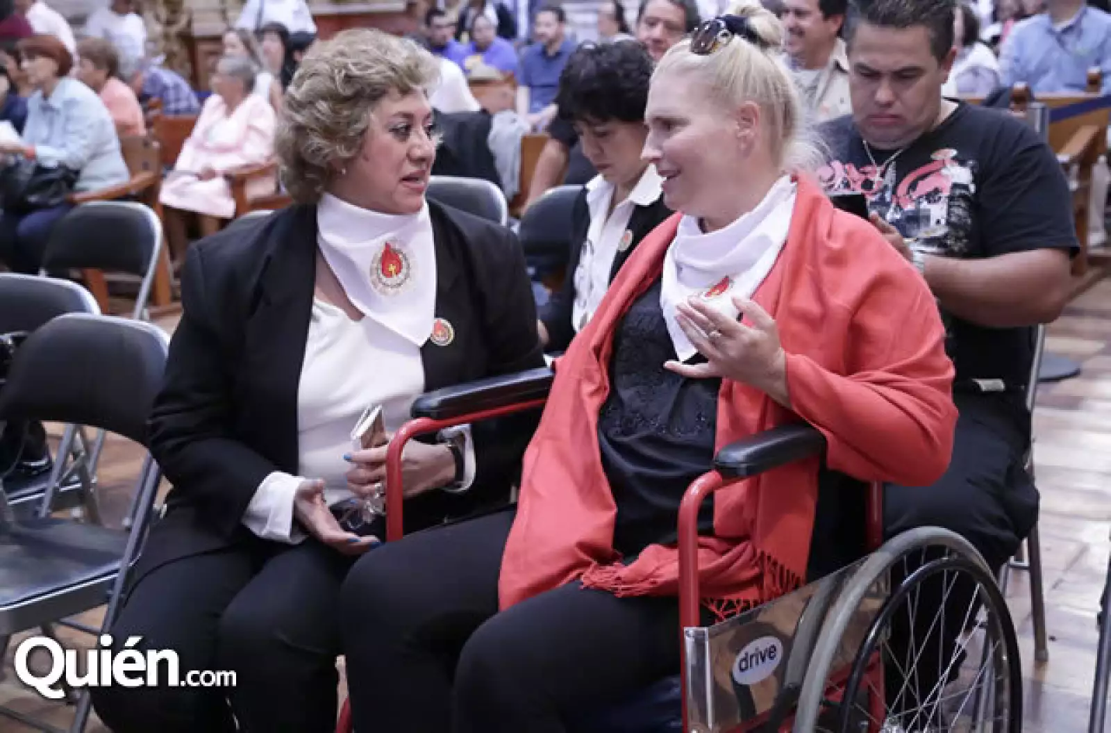 Leticia Martínez y Victoria de Orvañanos