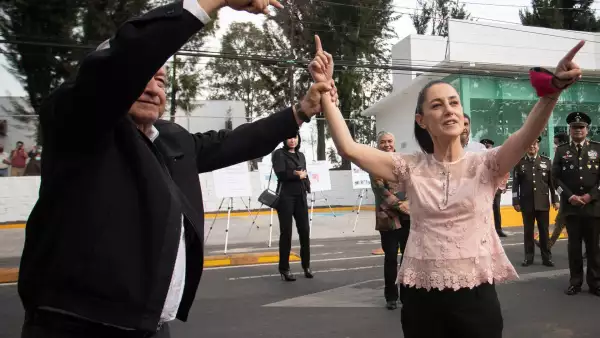 "Es ella"