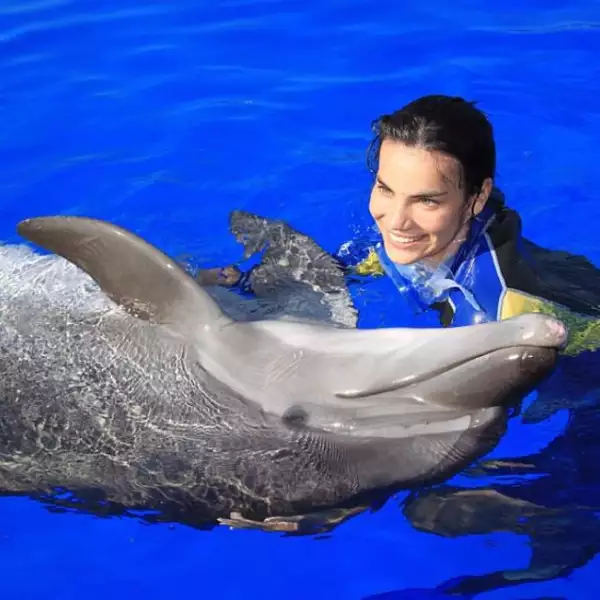 ¿Todavía no eres su fan? Aquí otra razón para serlo: es amante de los animales.