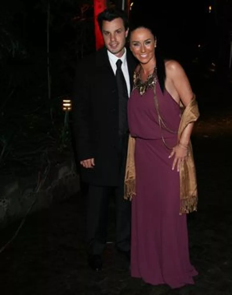 La guapa conductora y futura mamá vive el mejor momento de su vida junto a Javier Díaz, su actual esposo y novio de toda la vida.