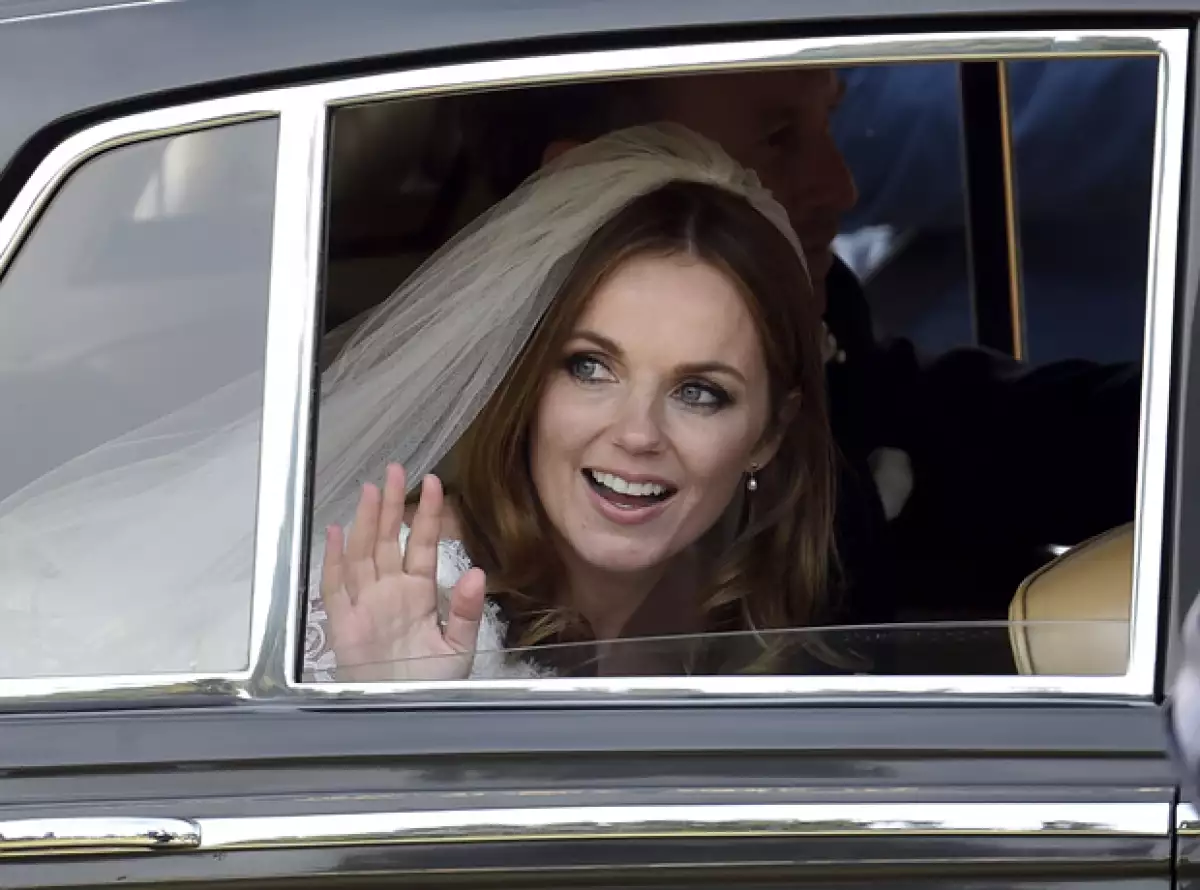 Geri Halliwell tiene 42 años de edad y es la segunda vez que se casa.