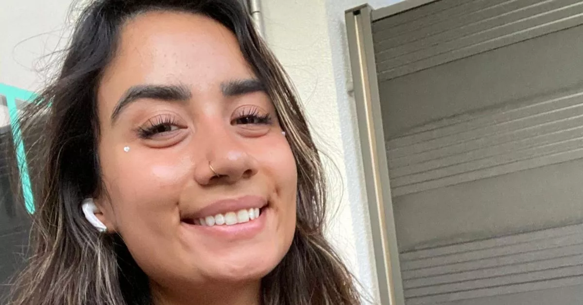 Maria Fernanda Sánchez, una mujer mexicana de 24 años, posa para un selfie, en esta imagen sin fecha obtenida por Reuters.