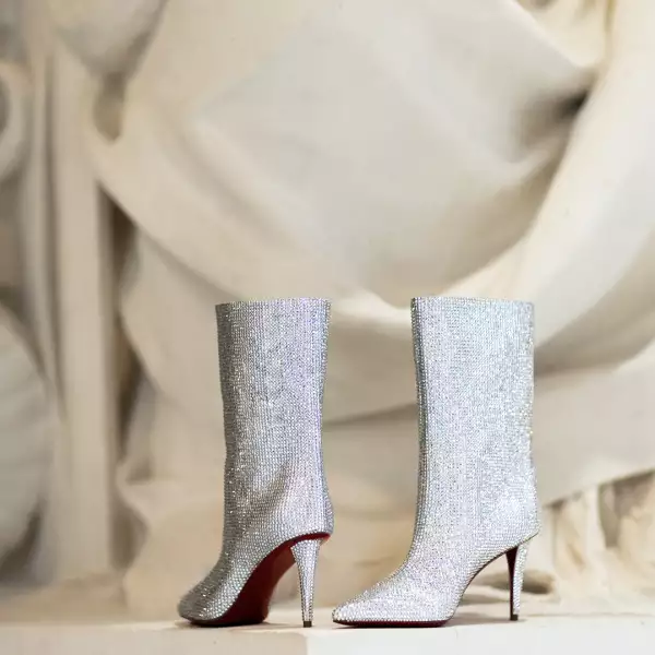 iuliamatei_louboutin_products_1080x1080px_0017_iuliamatei_louboutin_products_-3.jpg