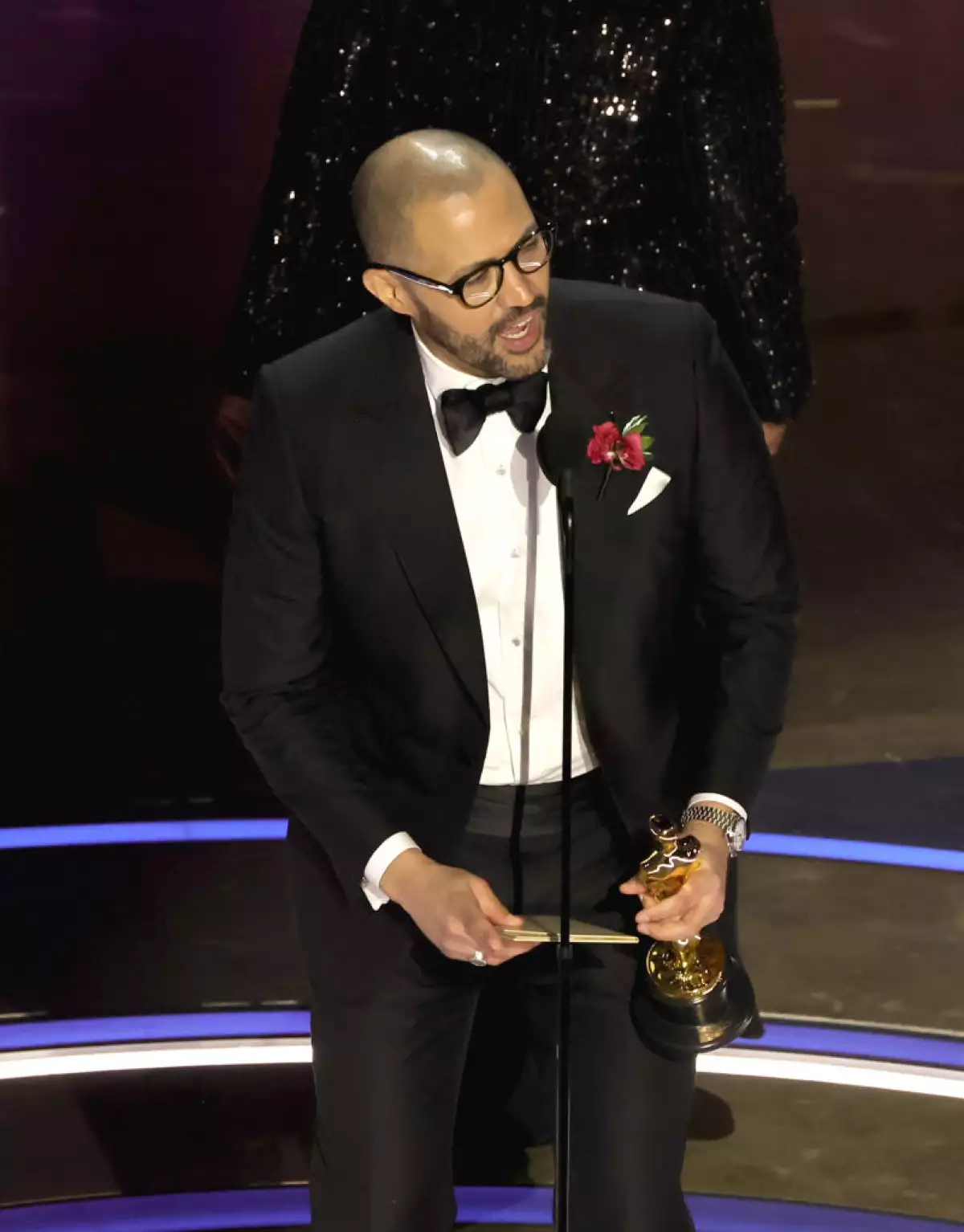 foto cord jefferson aceptando el oscar por mejor guion