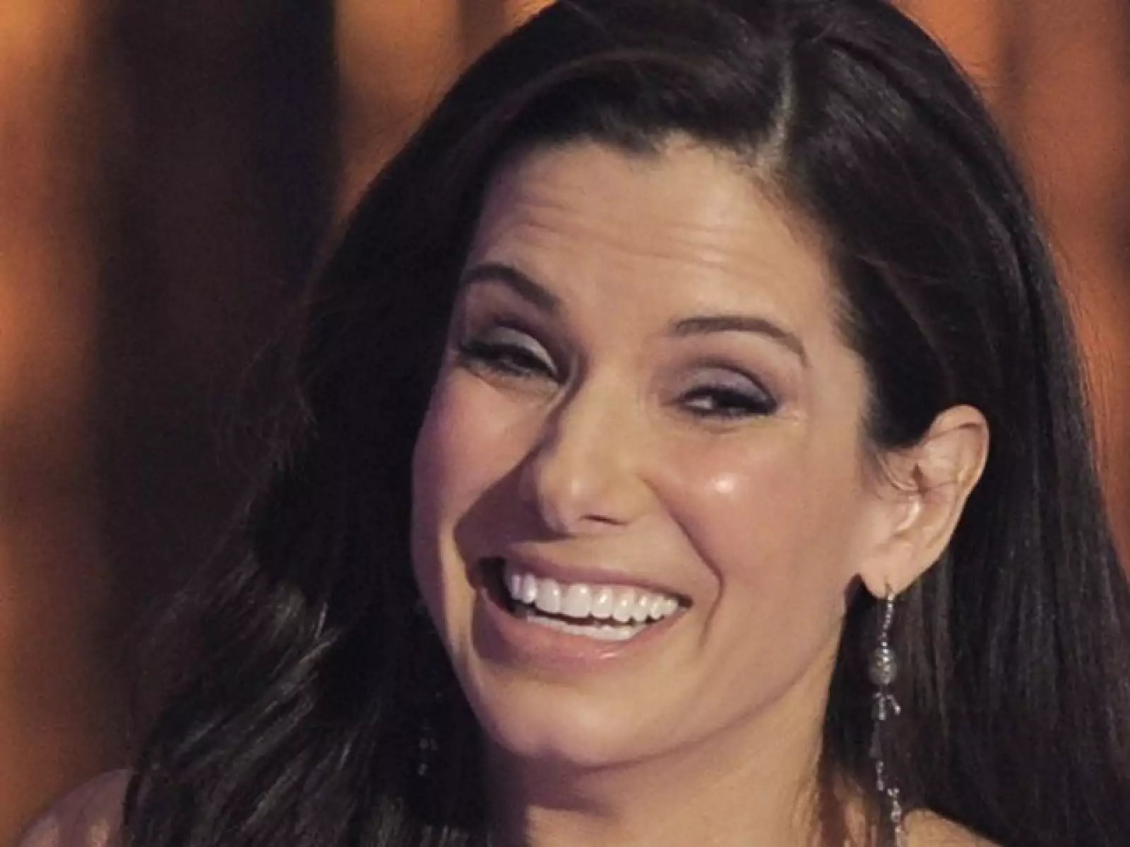 Sandra Bullock nos tiene acostumbrados a su buen humor, pero esta expresión fue más alla: es felicidad tras haber ganado el Critic´s Choice Award por su actuación en The Blind Side.