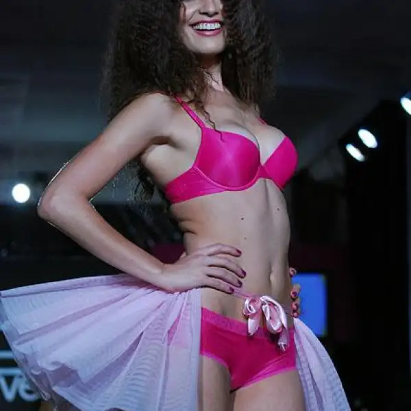 PASARELA LENCERIA LIVERPOOL