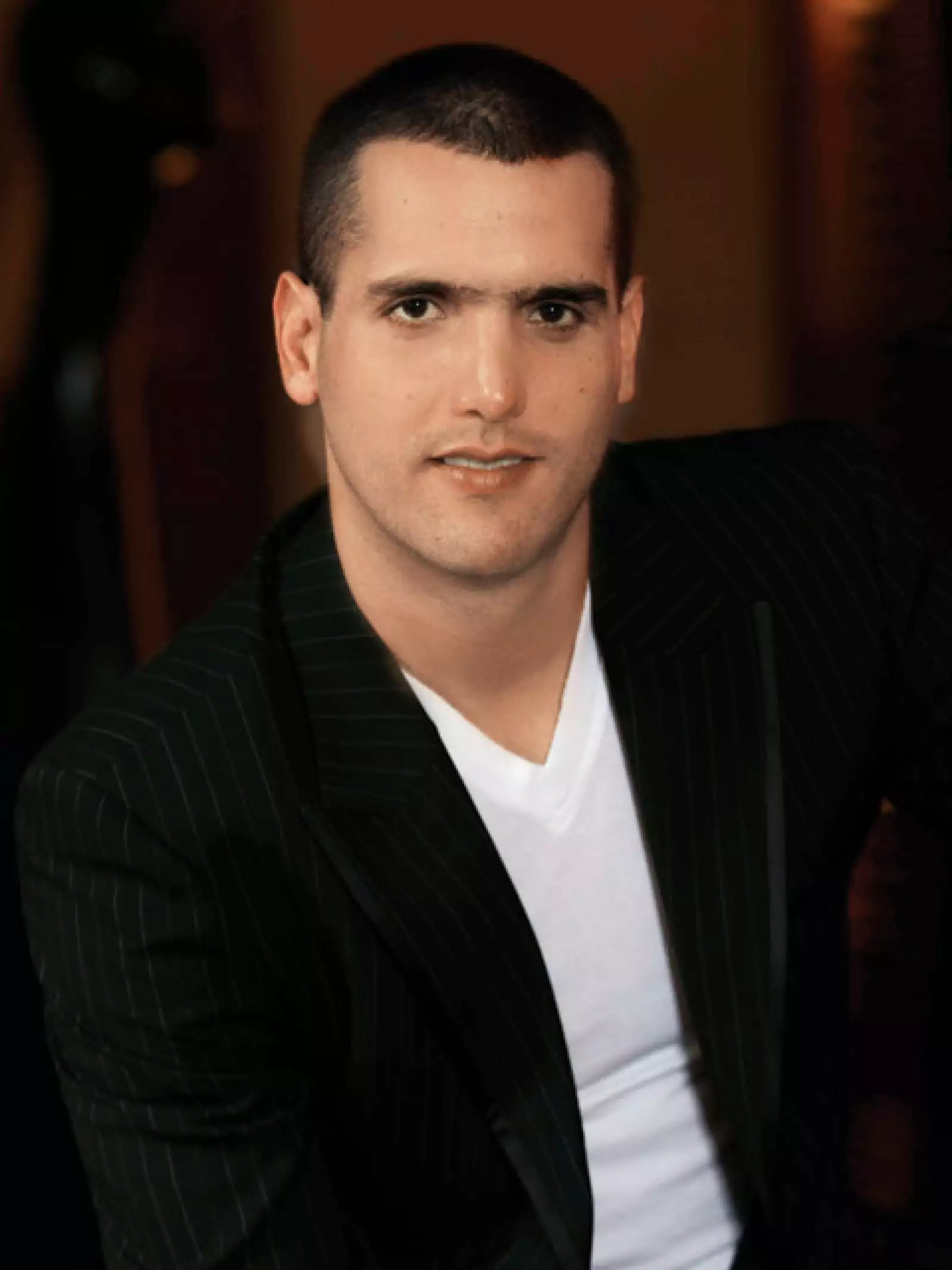 Jorge Emilio González Martínez es hijo del ex presidente y fundador del PVEM, Jorge González Torres, así que el amor por la política le viene del padre.