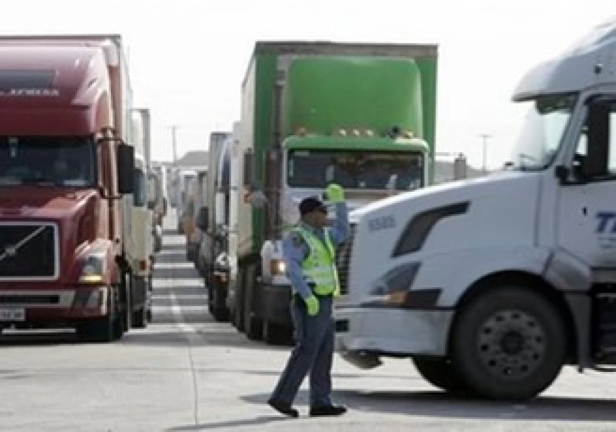 Los empresarios fronterizos temen que la revisión en las aduanas genere un tráfico vehicular que hoy no existe. (Foto: AP)