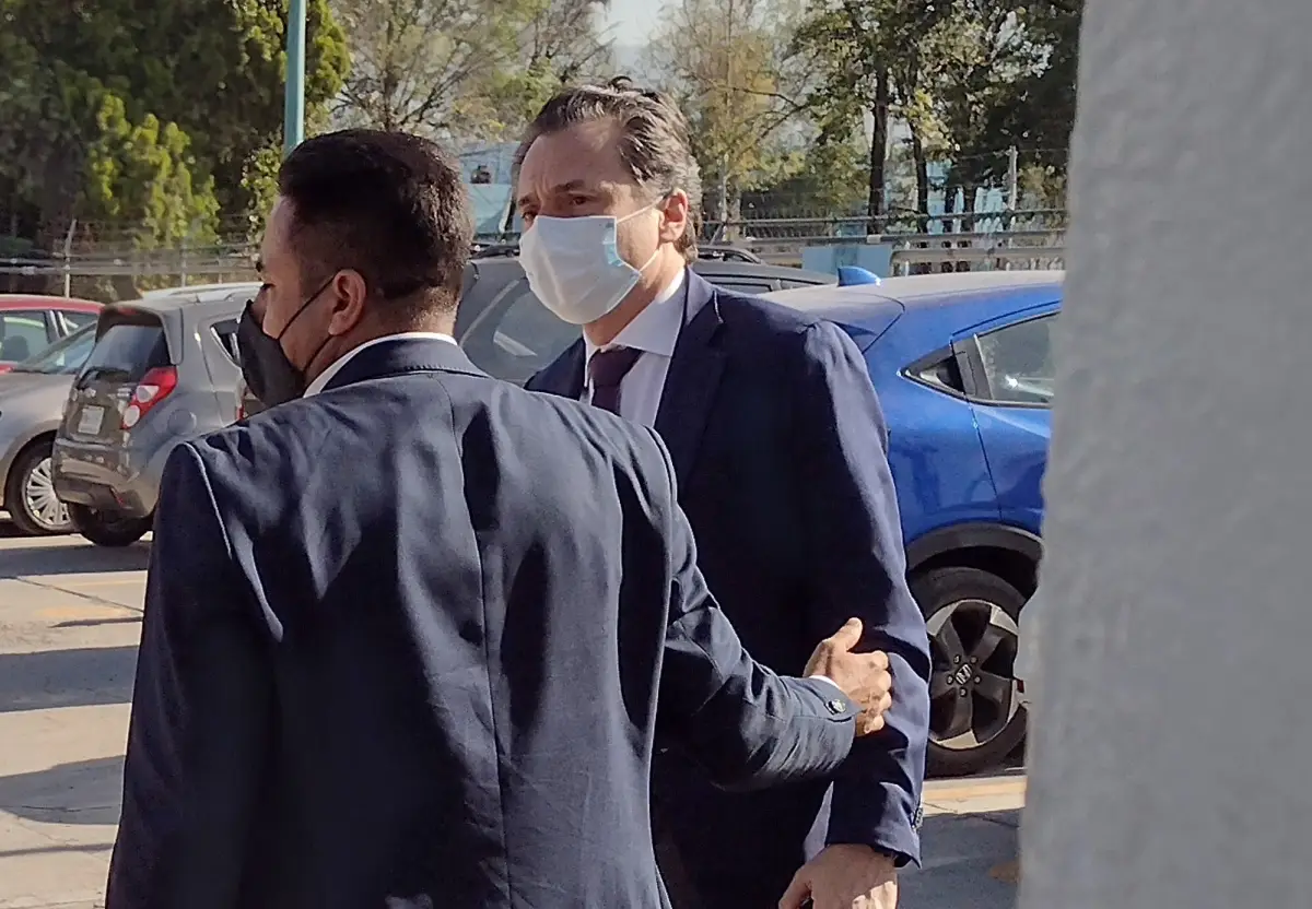 Emilio Lozoya, exdirector de Pemex, a su llegada al reclusorio norte. El juez le dio prisión preventiva. 