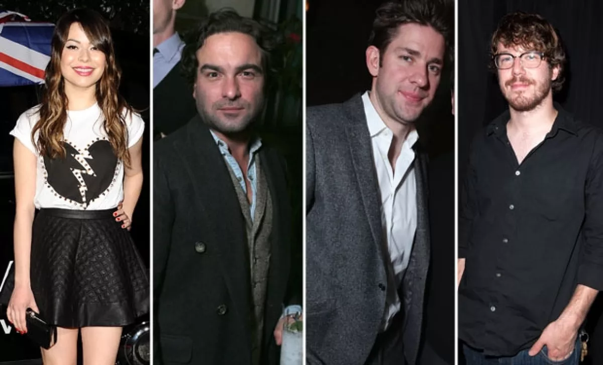 Miranda Cosgrove, Johnny Galecki, John Krasinski y John Gallagher Jr .