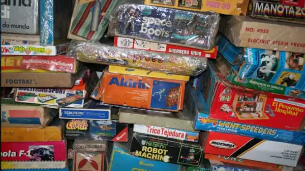 Durante años la colección de juguetes antiguos permaneció cerrada al público y fue en 2000 cuando se abrió por primera vez a través de citas.