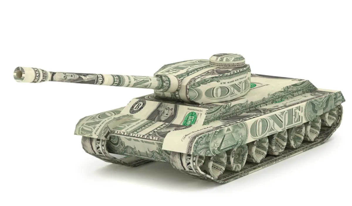 Tanque construido con dólares