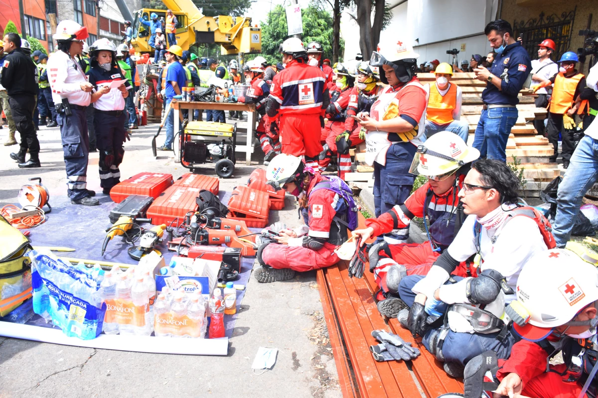 Cruz Roja durante el sismo del 19 de septiembre de 2017 en la CDMX