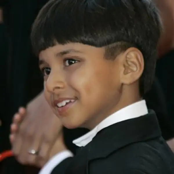 El pequeño Ayush Manesh también asistió al Festival de Cine, en donde se le vio feliz por desfilar.
