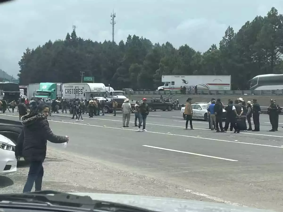 bloqueo carretera mexico-toluca