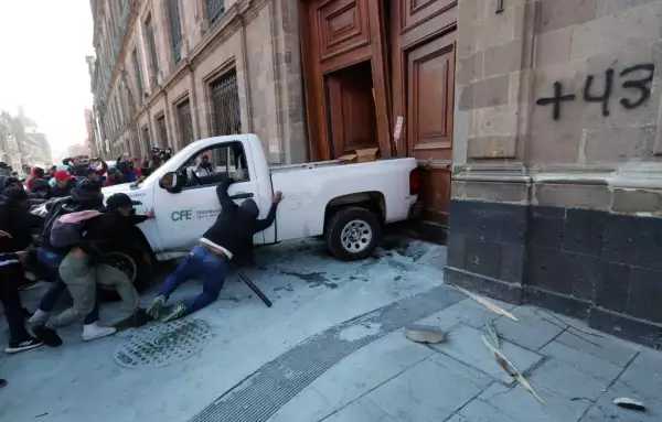 manifestacion-normalistas.jpeg