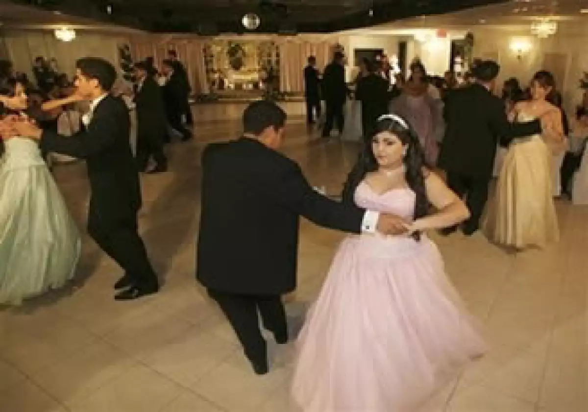 Las fiestas tradicionales de las adolescentes en EU también son golpeadas por al recesión (Foto: AP)