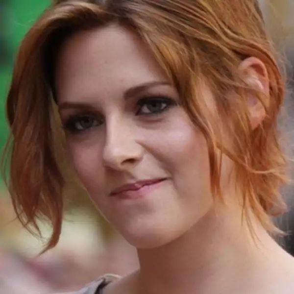 Qué dubitativa está Kristen Stewart.