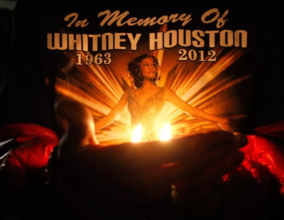El cuerpo de la cantante llegó a su natal Newark; su funeral se realizará en la misma iglesia de Nueva Jersey donde la artista empezó a cantar cuando era niña.