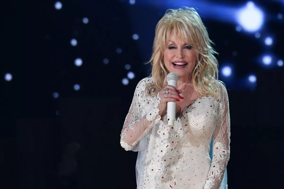 “No estoy muriendo”: Dolly Parton aclara rumores sobre su estado de salud